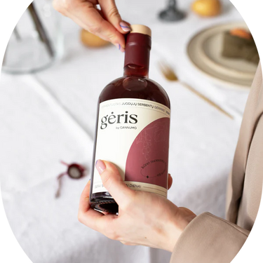 GĖRIS - fermentuotas juodųjų serbentų gėrimas